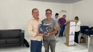 Prefeitura entrega novos kits e reforça valorização dos ACS e ACE