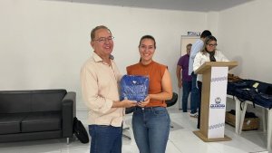Prefeitura entrega novos kits e reforça valorização dos ACS e ACE