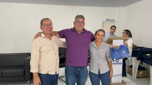 Prefeitura entrega novos kits e reforça valorização dos ACS e ACE