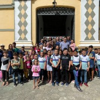 Alunos da Escola Antonio Pinheiro desbravam a cidade visitando pontos turísticos