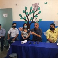 Prefeito Vital Costa se reúne com as mães dos alunos da Creche de Lagoa da Mata que passará por reforma