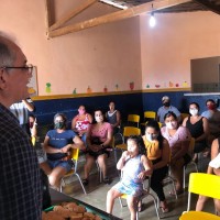 Prefeito Vital Costa se reúne com as mães dos alunos da Creche do Macapá que passará por reforma 