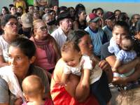 Prefeitura distribui 300 cestas básicas 