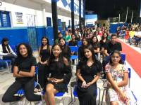 Noite de autógrafos marca lançamento de livro de alunos da Escola Municipal João Alves Torres