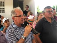 Prefeito Vital Costa entrega mais duas casas de melhorias habitacionais à comunidade Fazenda Nova