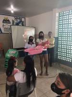 Gestantes atendidas pelo programa Criança Feliz de Araruna recebem kits de enxoval