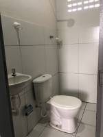 Prefeito Vital Costa entrega casa de alvenaria a um casal que há vários anos morava em casa de taipa