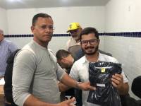 Motoristas da Prefeitura de Araruna recebem novos uniformes