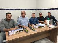 Prefeito Vital Costa entrega detectores de metais para reforçar segurança nas escolas municipais de Araruna