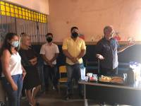 Prefeito Vital Costa se reúne com as mães dos alunos da Creche do Macapá que passará por reforma 