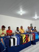 Prefeito Vital Costa realiza entrega de padrões completos para todos os times do Campeonato Municipal de Futsal e Futebol de Campo 2023