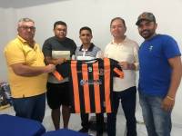 Prefeito Vital Costa realiza entrega de padrões completos para todos os times do Campeonato Municipal de Futsal e Futebol de Campo 2023