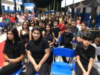 Noite de autógrafos marca lançamento de livro de alunos da Escola Municipal João Alves Torres