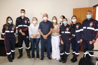 Prefeitura começa a vacinar os profissionais da saúde contra o coronavírus