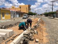Governo inicia obras da Pracinha e Canteiro Central da Avenida Semeão Leal