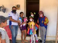 Programa Criança Feliz de Araruna visita famílias e entrega lembranças em homenagem ao dia das crianças