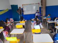 Agentes de endemias realizam ação de prevenção das arboviroses nas escolas municipais