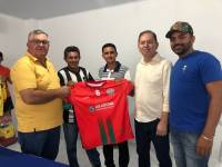 Prefeito Vital Costa realiza entrega de padrões completos para todos os times do Campeonato Municipal de Futsal e Futebol de Campo 2023