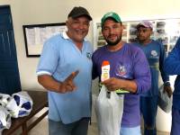 Prefeito Vital Costa entrega novos kits de EPI para os trabalhadores da limpeza urbana