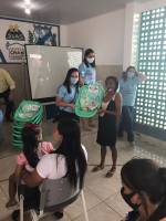 Gestantes atendidas pelo programa Criança Feliz de Araruna recebem kits de enxoval