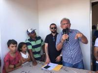 Prefeito Vital Costa entrega mais duas casas de melhorias habitacionais à comunidade Fazenda Nova