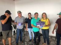 Agentes de limpeza urbana e prefeito Vital Costa se reúnem em confraternização