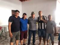 Agentes de limpeza urbana e prefeito Vital Costa se reúnem em confraternização