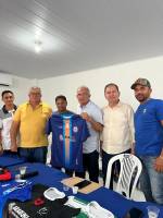 Prefeito Vital Costa realiza entrega de padrões completos para todos os times do Campeonato Municipal de Futsal e Futebol de Campo 2023