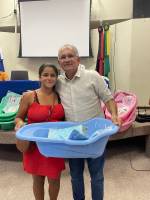 Prefeitura de Araruna entrega kits de enxovais e fortalece proteção social às famílias