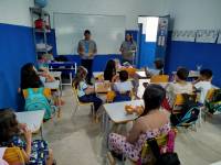 Agentes de endemias realizam ação de prevenção das arboviroses nas escolas municipais