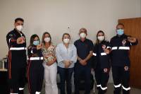 Prefeitura começa a vacinar os profissionais da saúde contra o coronavírus