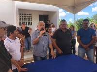 Prefeito Vital Costa entrega mais duas casas de melhorias habitacionais à comunidade Fazenda Nova