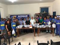 Prefeito Vital Costa entrega novos kits de EPI para os trabalhadores da limpeza urbana