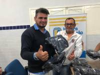 Motoristas da Prefeitura de Araruna recebem novos uniformes
