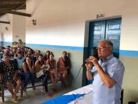 Prefeitura distribui 300 cestas básicas 