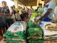 Agricultores são beneficiados com sementes de milho, feijão e sorgo