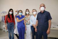 Prefeitura começa a vacinar os profissionais da saúde contra o coronavírus