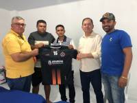 Prefeito Vital Costa realiza entrega de padrões completos para todos os times do Campeonato Municipal de Futsal e Futebol de Campo 2023