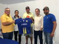 Prefeito Vital Costa realiza entrega de padrões completos para todos os times do Campeonato Municipal de Futsal e Futebol de Campo 2023