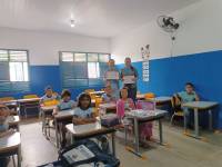 Agentes de endemias realizam ação de prevenção das arboviroses nas escolas municipais