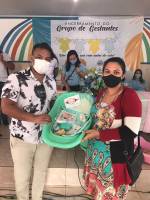 Gestantes atendidas pelo programa Criança Feliz de Araruna recebem kits de enxoval