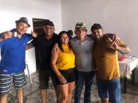 Agentes de limpeza urbana e prefeito Vital Costa se reúnem em confraternização