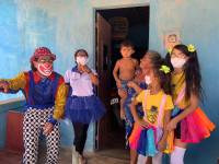 Programa Criança Feliz de Araruna visita famílias e entrega lembranças em homenagem ao dia das crianças