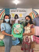 Gestantes atendidas pelo programa Criança Feliz de Araruna recebem kits de enxoval