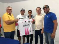 Prefeito Vital Costa realiza entrega de padrões completos para todos os times do Campeonato Municipal de Futsal e Futebol de Campo 2023