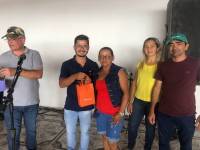 Agentes de limpeza urbana e prefeito Vital Costa se reúnem em confraternização