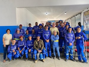 Prefeito Availdo Azevedo se reúne com agentes de limpeza e reafirma compromisso com a categoria