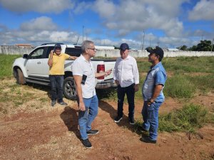 V[IDEO: Prefeito Availdo vistoria obras do Estádio de Futebol