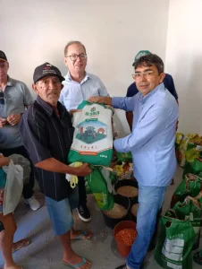 Prefeitura de Araruna fortalece agricultura familiar com entrega de mais de 12 toneladas de sementes