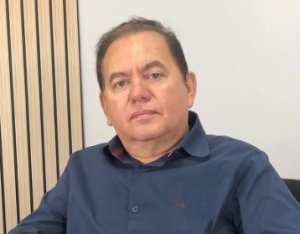 VÍDEO: Prefeito Availdo anuncia reta final das obras do Hospital Municipal e prepara licitação para compra de equipamentos